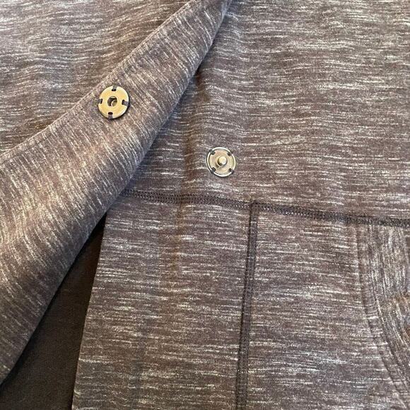 LULULEMON Find Your Centre Wrap Heathered Marled Black French Terry; Size 4 - Picture 10 of 13